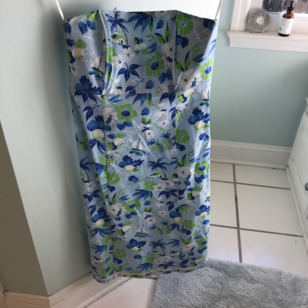 Beautiful and elegant sea themed dress